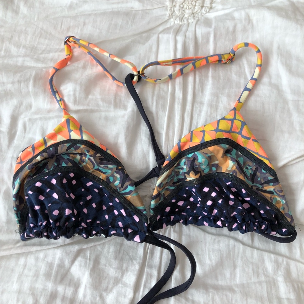majji bikini top